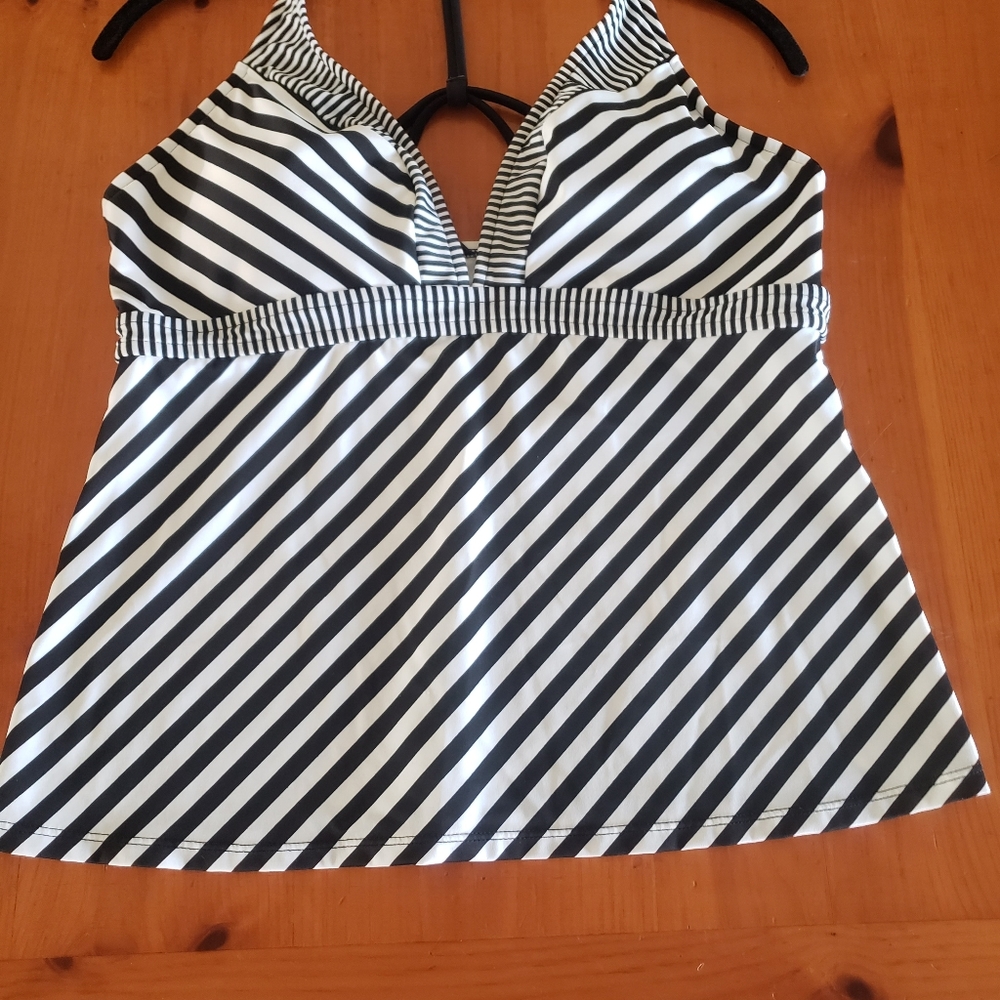 🧨 Tankini Top Black/White